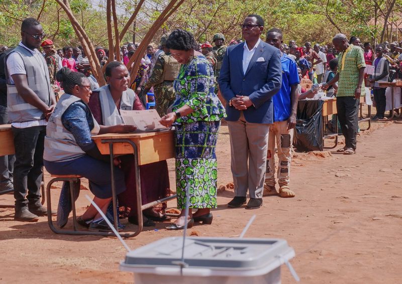 Malawi&#039;s President Chakwera concedes election defeat