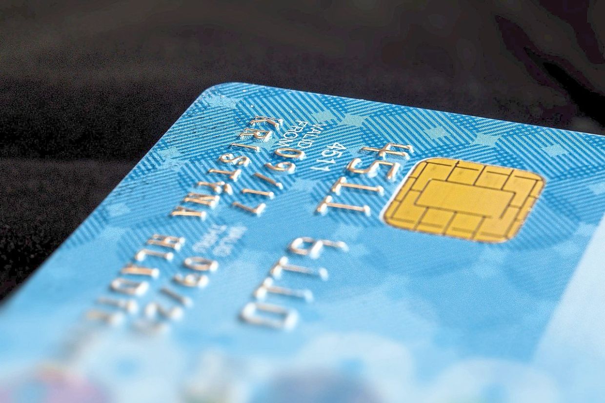 Some airline reward programmes allow you to convert your credit card points into mileage points.