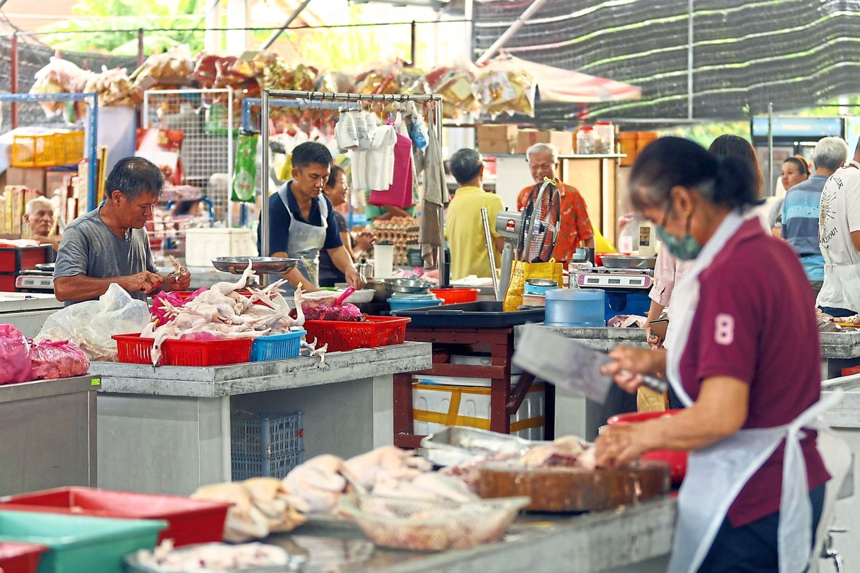 Many traders say the temporary market is comfortable, but it will take time for customers to find them.