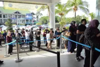 Gadget mania - Long queues for iPhone 17 bundle launch in Bandar Seri Begawan