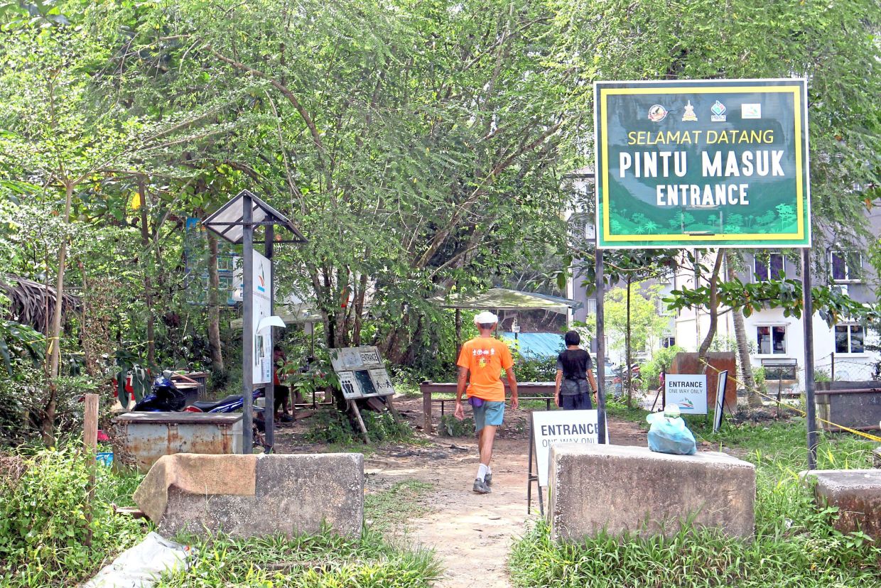 The entrance to Bukit Wawasan in Puchong.
