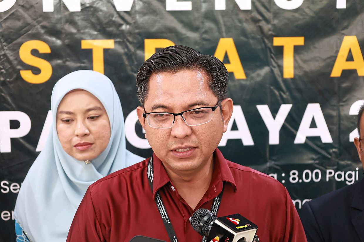 Hasrolnizam: annual conventionto educate Jmbs and mCs onrelevant laws.