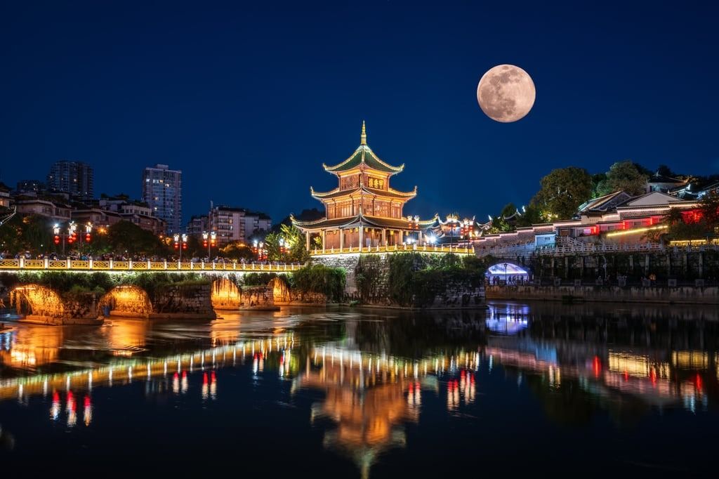 During this festival, the sky becomes a canvas for expressions of longing, as people gaze up and call out the names of loved ones far away, sending heartfelt blessings. -- Photo: Getty Images