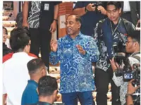 Zambry: Ministry to help those with financial constraints