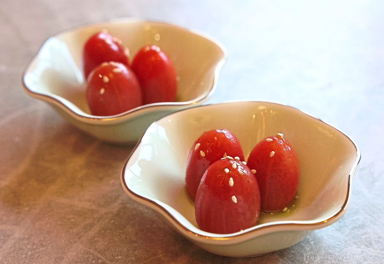 Pop these pickled cherry tomatoes in your mouth and enjoy all the flavours.