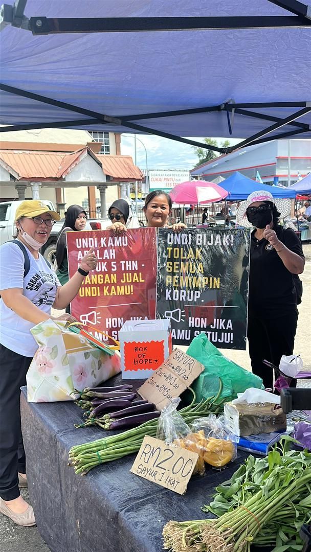 The citizen initiative by the women at a market in Koita Kinabalu.