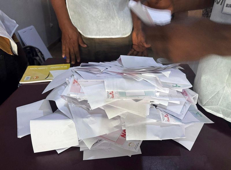 V Gvineji bodo decembra potekale prve predsedniške volitve po državnem udaru