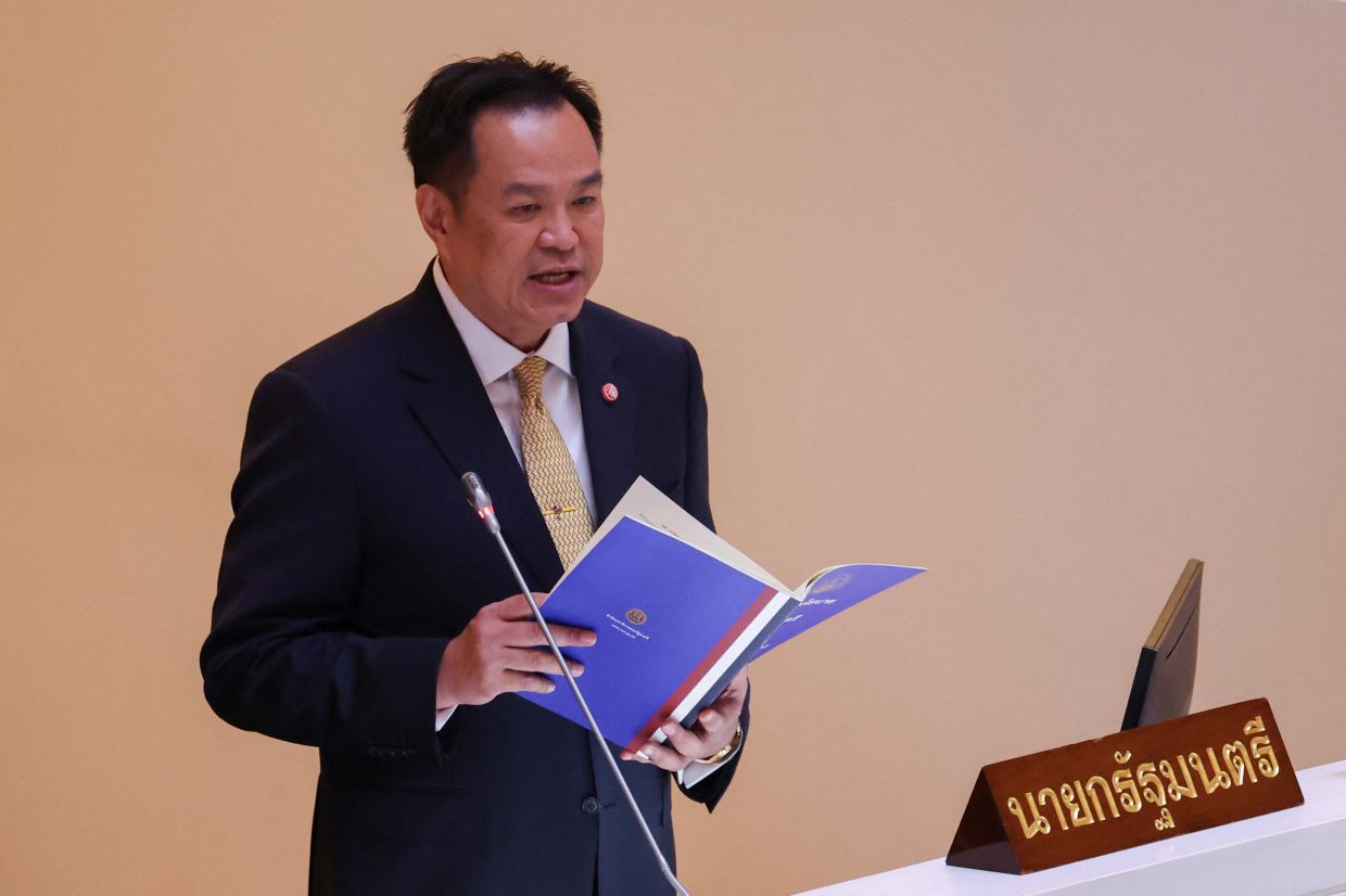 Thailand's Prime Minister Anutin Charnvirakul delivers the policy statements of the Council of Ministers to the parliament, at the parliament house, in Bangkok, Thailand, on Monday, September 29, 2025. -- Photo: REUTERS/Chalinee Thirasupa