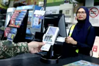 Ensure details on MyKad and driving license match for subsidised petrol under Budi95