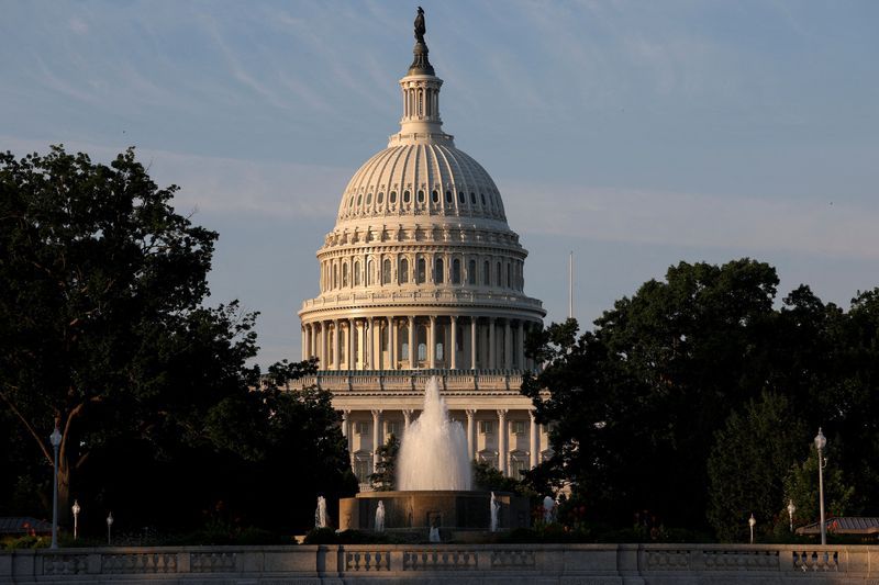 Government shutdown nears with no deal in Washington