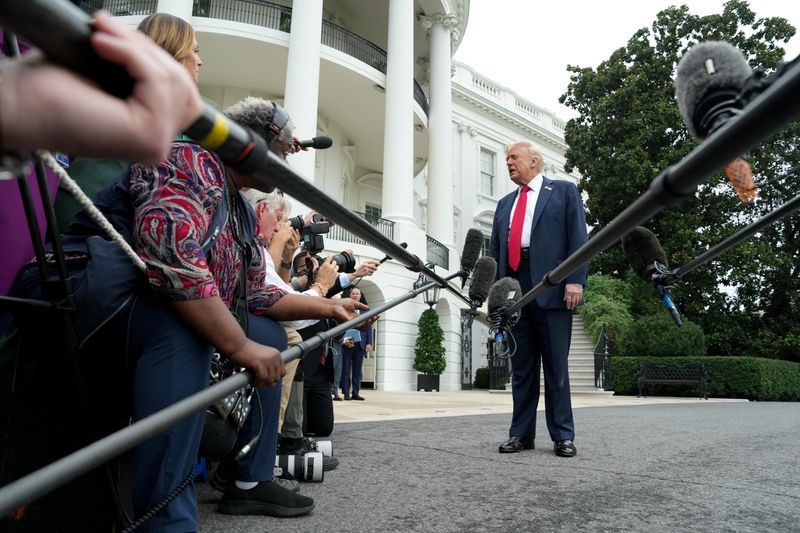 Trump says will look at going after cartels in Venezuela by land 1 3547835