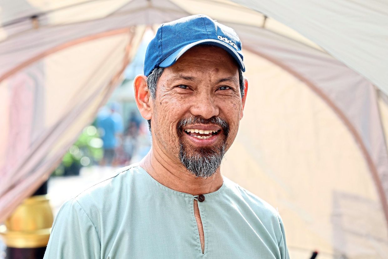 Ramli is glad to see young people having the opportunity to sell their goods at the market.