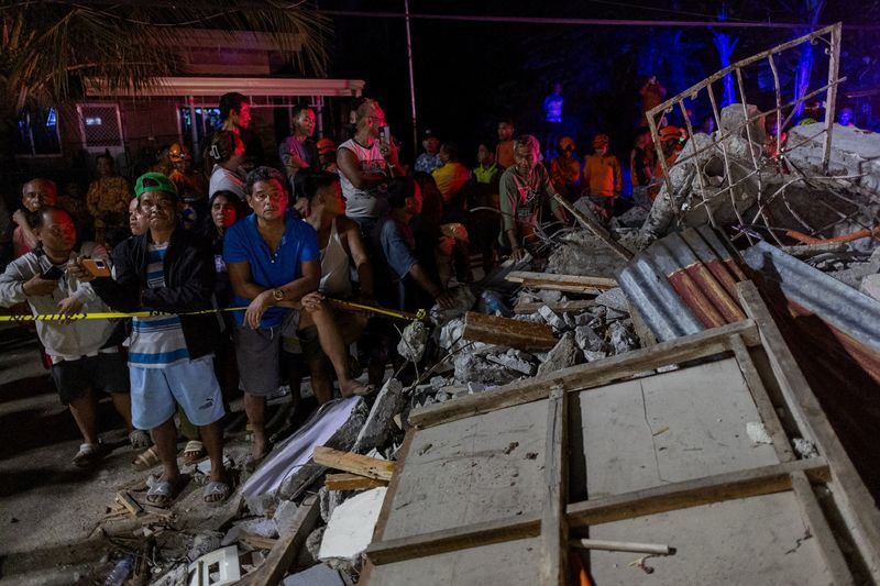 Death toll from Philippine quake rises to 72
