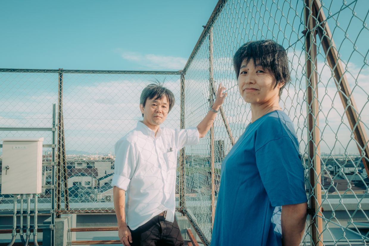 Yoshiaki Shimizu, left, and Mariko Fujie, in Toyoake, Japan, on Sept 29, 2025, are local lawmakers who were opposed to a rule limiting the use of digital devices to two hours per day outside of work and school.