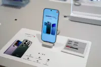 Billionaire Xiaomi founder debuts a US$630 answer to iPhone 17