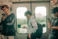 Can this city make residents put down their smartphones?