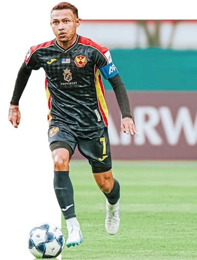 Moving forward: Faisal Halim in action against Lions City Sailors. — Photo by Selangor FC