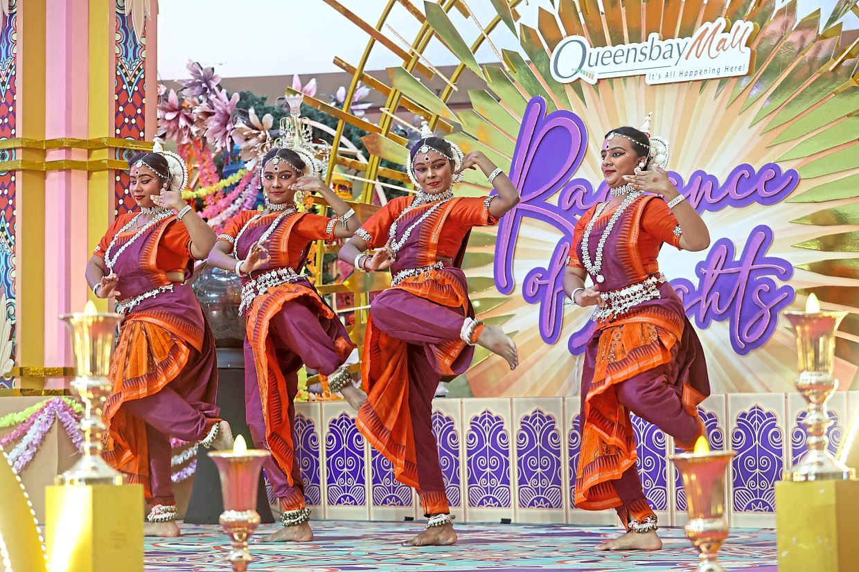 Temple of Fine Arts dancers performing an Odissi dance during the launch of the ‘Radiance of Lights’.