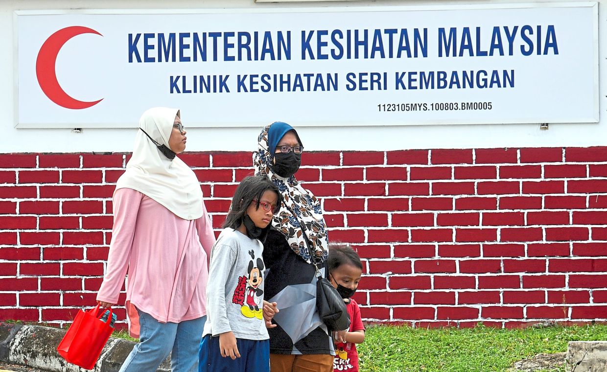 New role to play: Health clinics will be able to provide more comprehensive care and services to patients once the cottage hospital plan is carried out. — AZHAR MAHFOF/The Star