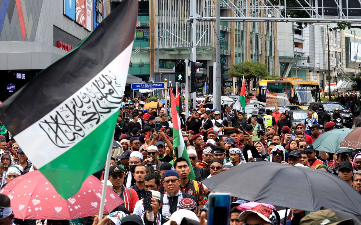 Himpunan Sumud in Kuala Lumpur on Oct 4. — CHAN TAK KONG/The Star