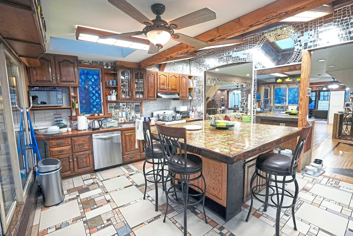 The kitchen in Mays' home before the renovation. — HGTV/TNS