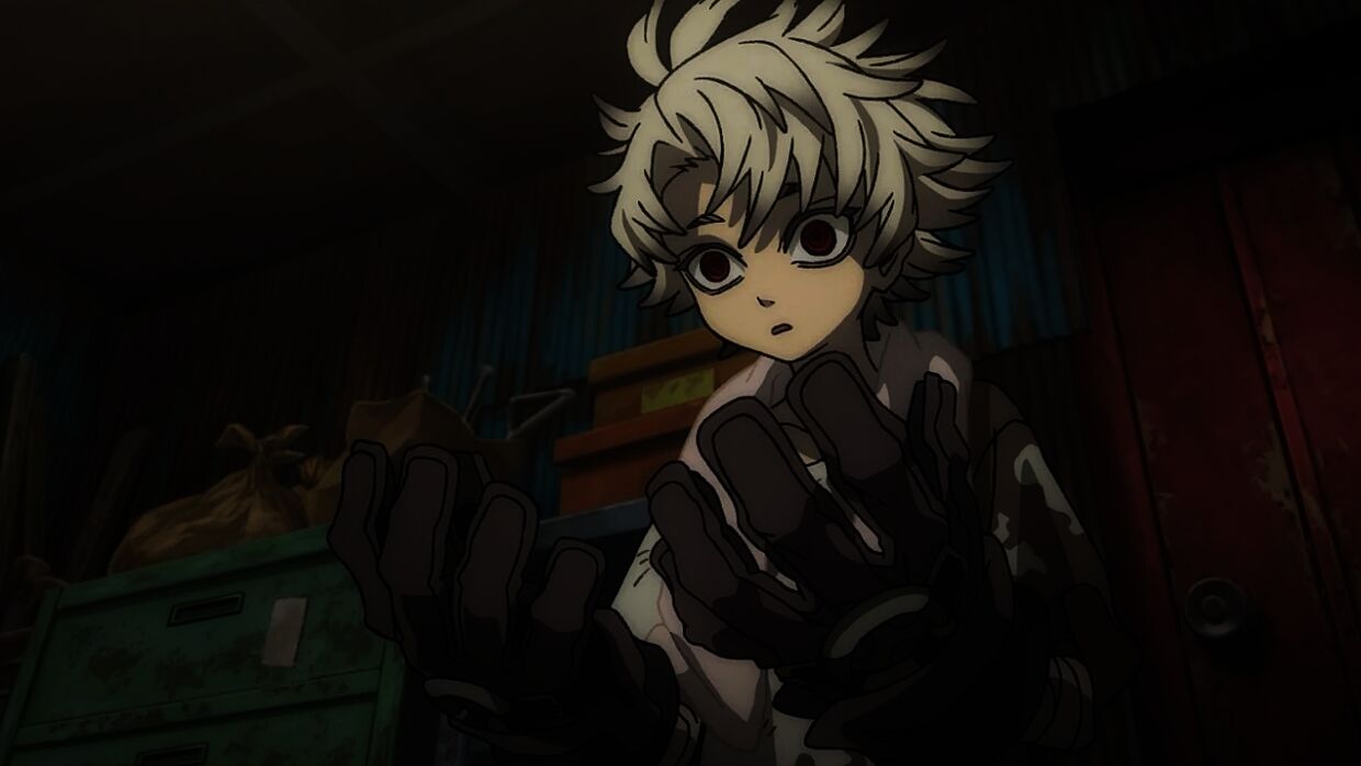 'It's not the perspective that makes it appear I have huge hands. They really are this d*mn big!' 