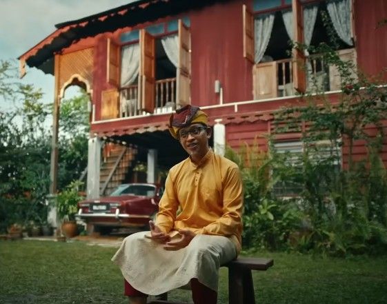 Nash is featured in OCBC’s ‘Sama-Sama Bangkit’ campaign, which honours Malaysians who inspire and uplift their communities.
