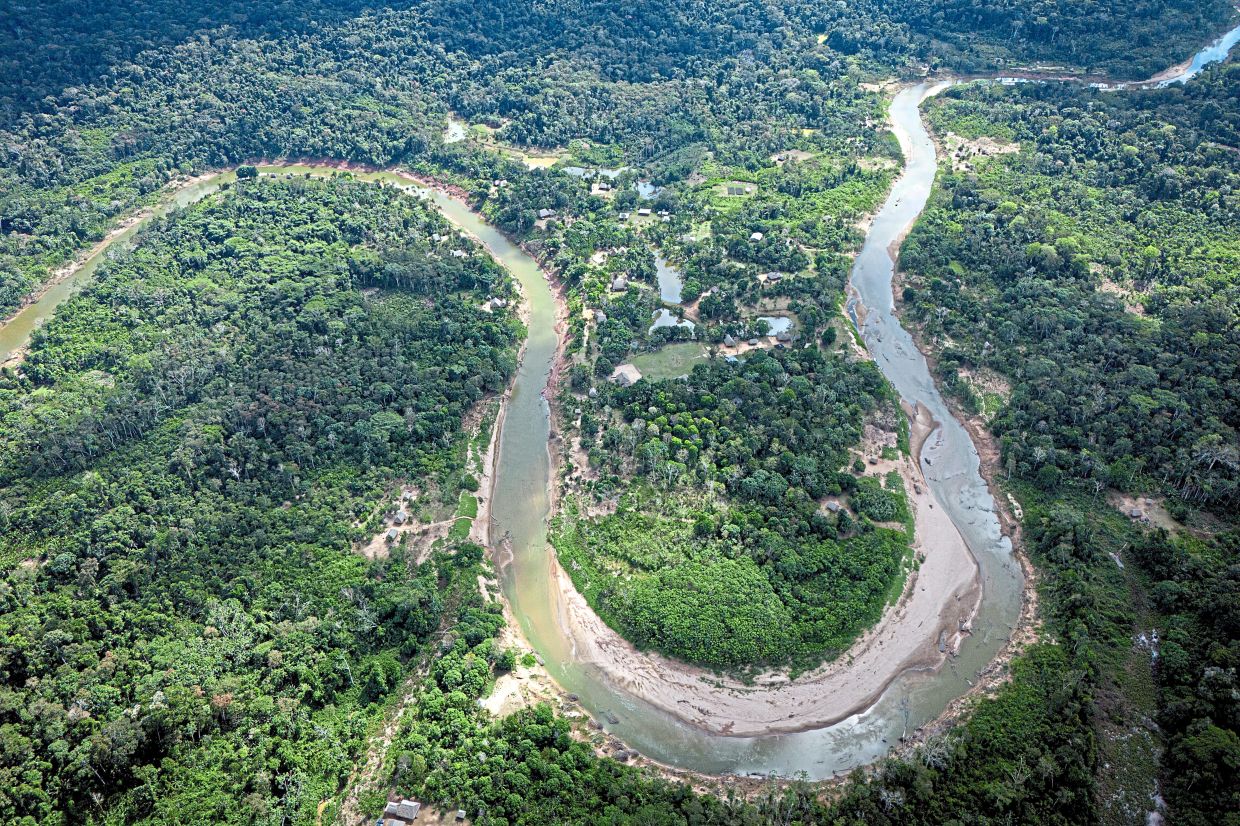 Ashaninka’s territory sits along the winding Amonia River in Acre state, Brazil.