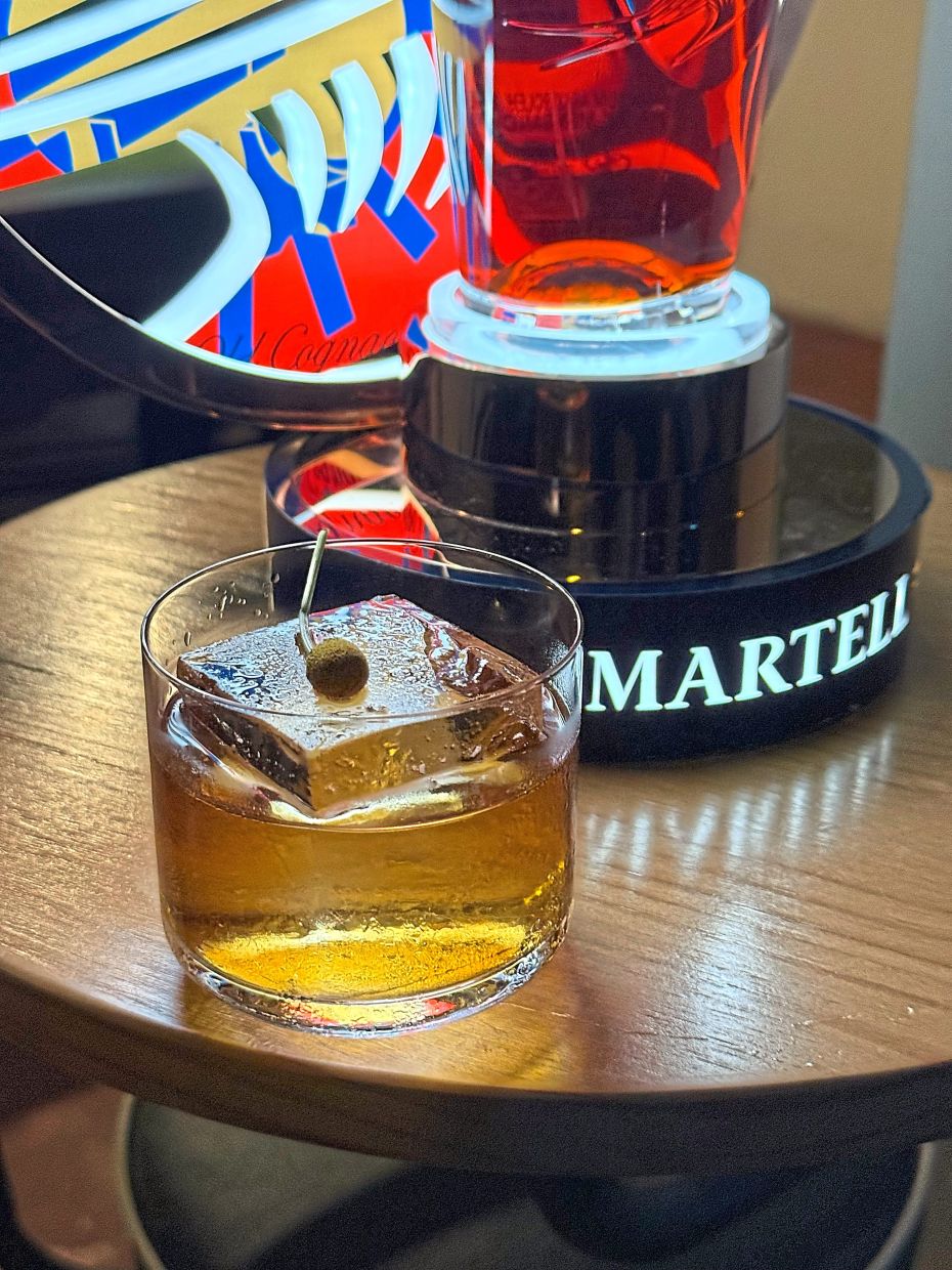 Hybrid’s Stinger had a Sichuan Button Flower garnish that was arguably the most unique-tasting flavour I tasted all week.