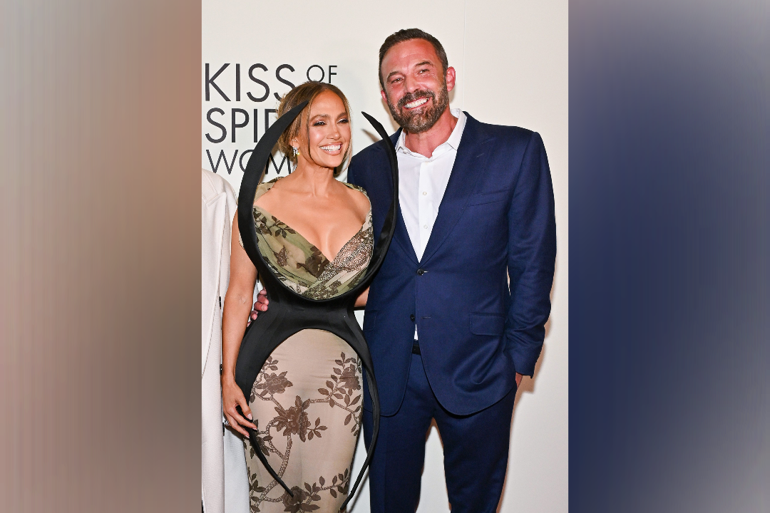 Ben Affleck und Jennifer Lopez treffen sich bei der Premiere von „Der Kuss ...