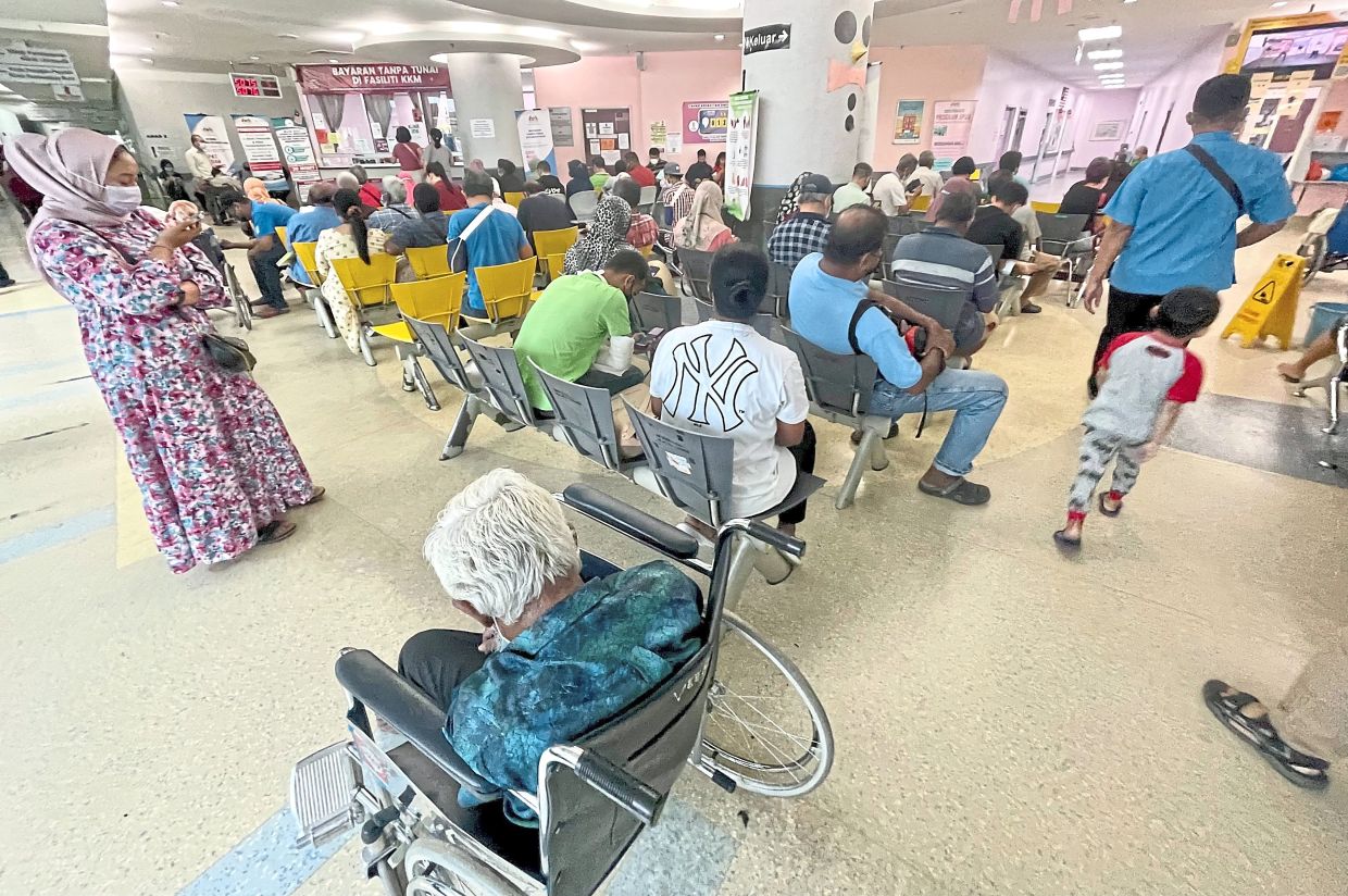 The PeKa B40 scheme enables patients to now choose to visit private clinics, helping them avoid long queues at government hospitals and clinics.