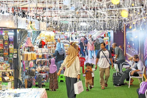 Govt to strengthen 'Buy Malaysian Goods' initiative, says Anwar 1 3564204