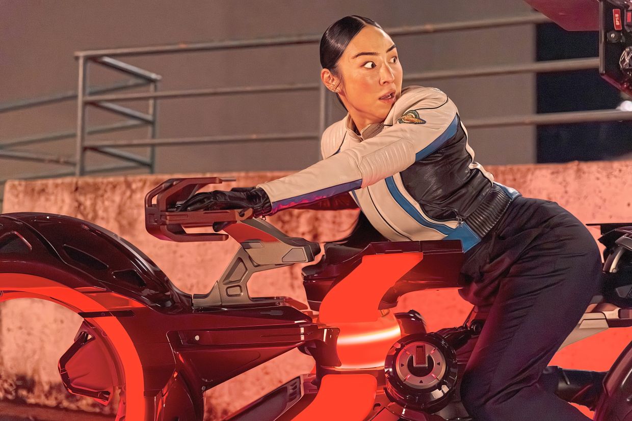 You call these 'light' cycles? They must weigh a ton!