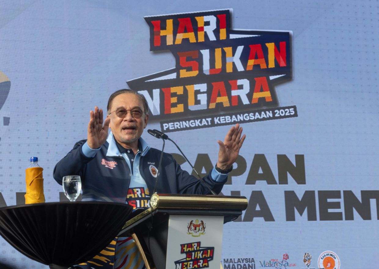 PM opens National Sports Day at Sultan Azlan Shah Roundabout in Ipoh