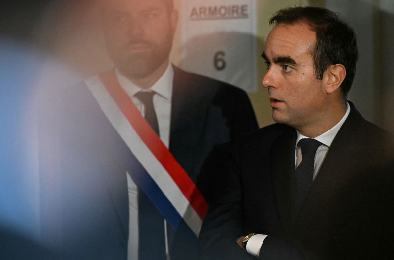 French PM Lecornu races against the clock to form government