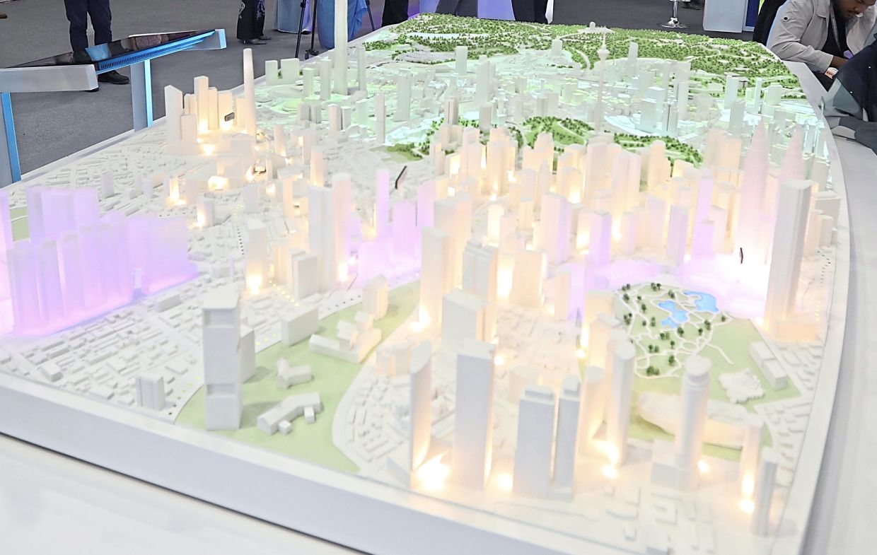 The evolution of smart cities: Malaysia's digital twin initiatives for a sustainable future 1 A digital twin of Kuala Lumpur is currently in the works by DBKL. — LOW LAY PHON/The Star
