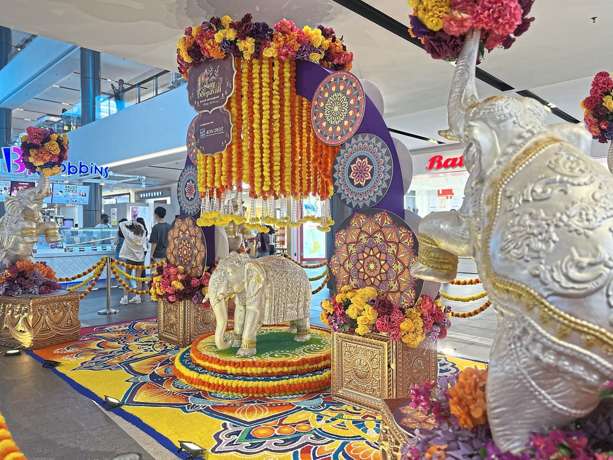Beautifully adorned elephants and colourful kolam light up IOI Mall Puchong’s Deepavali decorations.