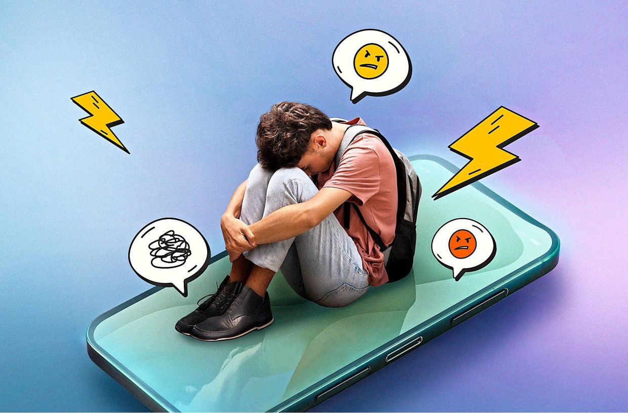 The anonymity provided by the Internet has allowed bullies who would otherwise not face their victims in person the opportunity to behave badly. — Freepik