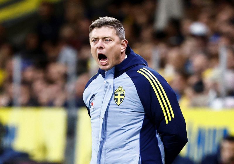 Soccer-Sweden sack manager for first time, Tomasson dismissed after dismal start to qualifying campaign