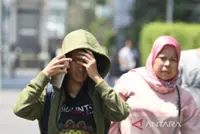 Indonesia swelters as temperatures climb close to 38 degrees Celsius