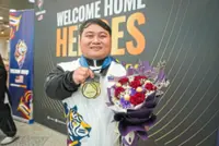 Para lifter Bonnie unshakable as he powers to fourth world title