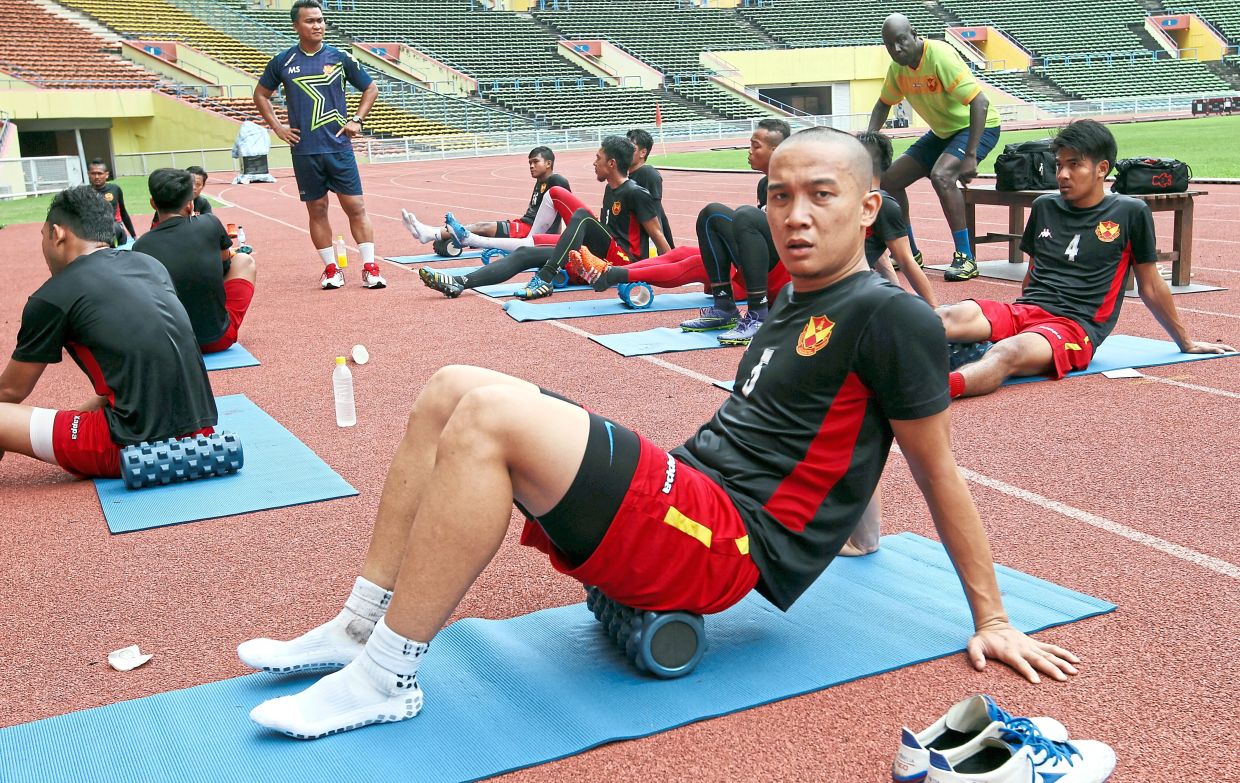 As an alternative to a massage or if you don’t like someone touching you, get a foam roller and work on your tight muscles, like what these footballers are doing.