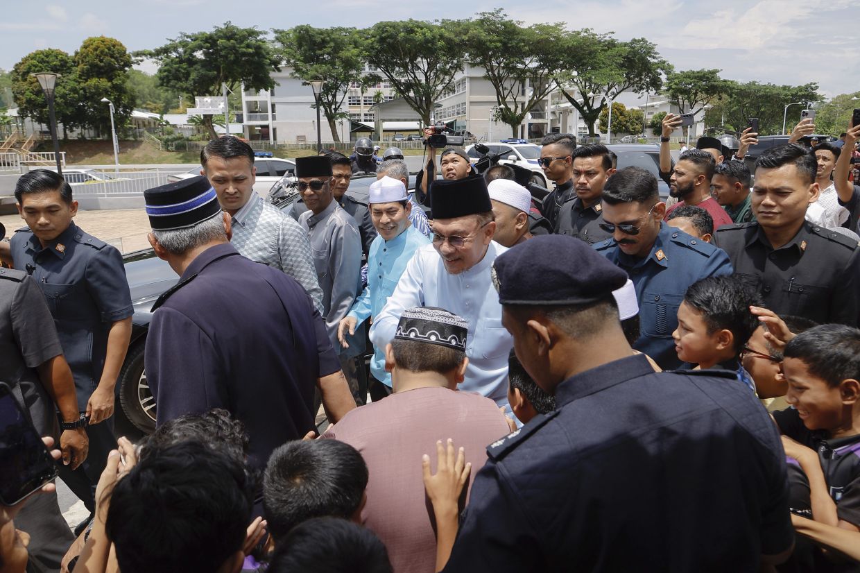 Don&#039;t cover up bullying cases in schools, says Anwar