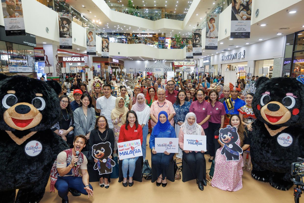 Visitors to Star Karnival Cuti-Cuti Malaysia roadshow awed by Sarawak&#039;s tourism attractions