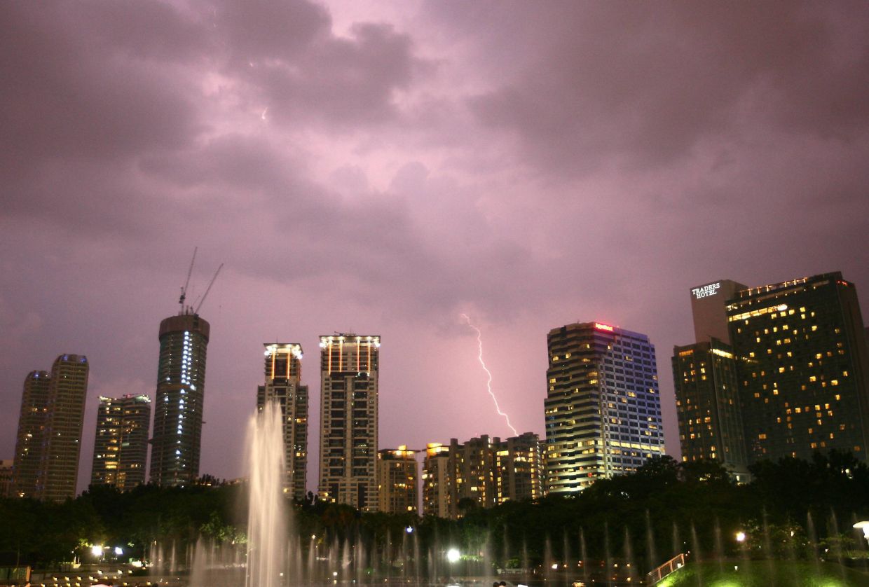 Thunderstorm warning issued for eight states as well as KL and Putrajaya 1 3578381