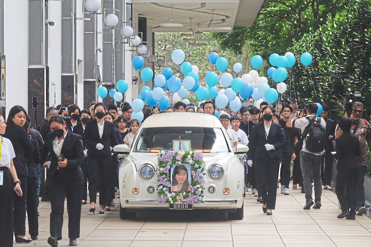 Gone too soon: Shing Xuen’s cortege leaving Nirvana 2 in Kuala Lumpur for cremation. — SAMUEL ONG/The Star