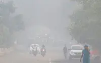 Toxic haze chokes New Delhi amid festivities