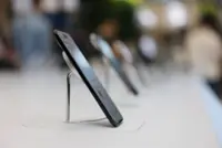 How iPhone Air’s eSIM debut reshapes China’s telecoms landscape