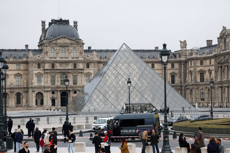 Damage from Louvre jewellery heist estimated at 88 million euros, Paris prosecutor says