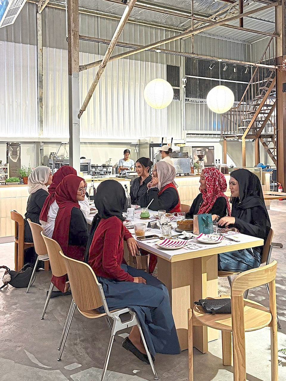 The Galentine’s dinner where attendees wrote personalised letters to each other. Photo: Alia Sofiya Muhammad Adri